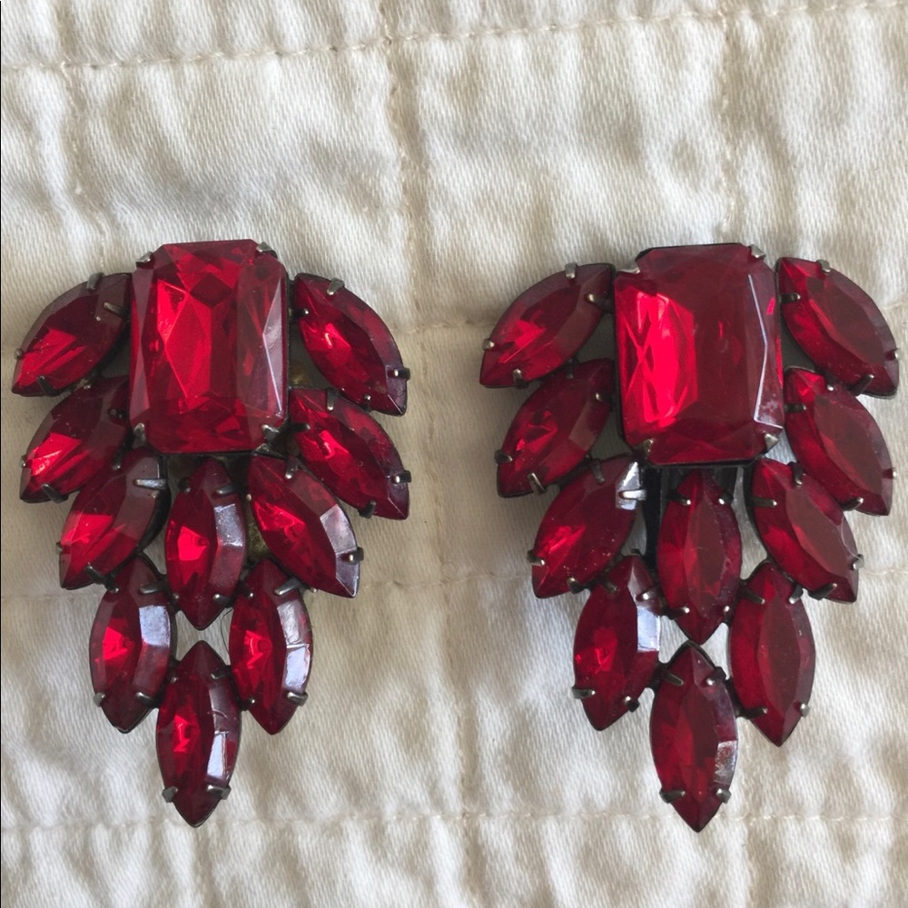 VTG Thelma Deutsch red jeweled clip earrings